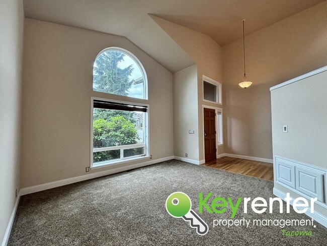 12823 SE 306th Pl in Auburn, WA - Foto de edificio - Building Photo