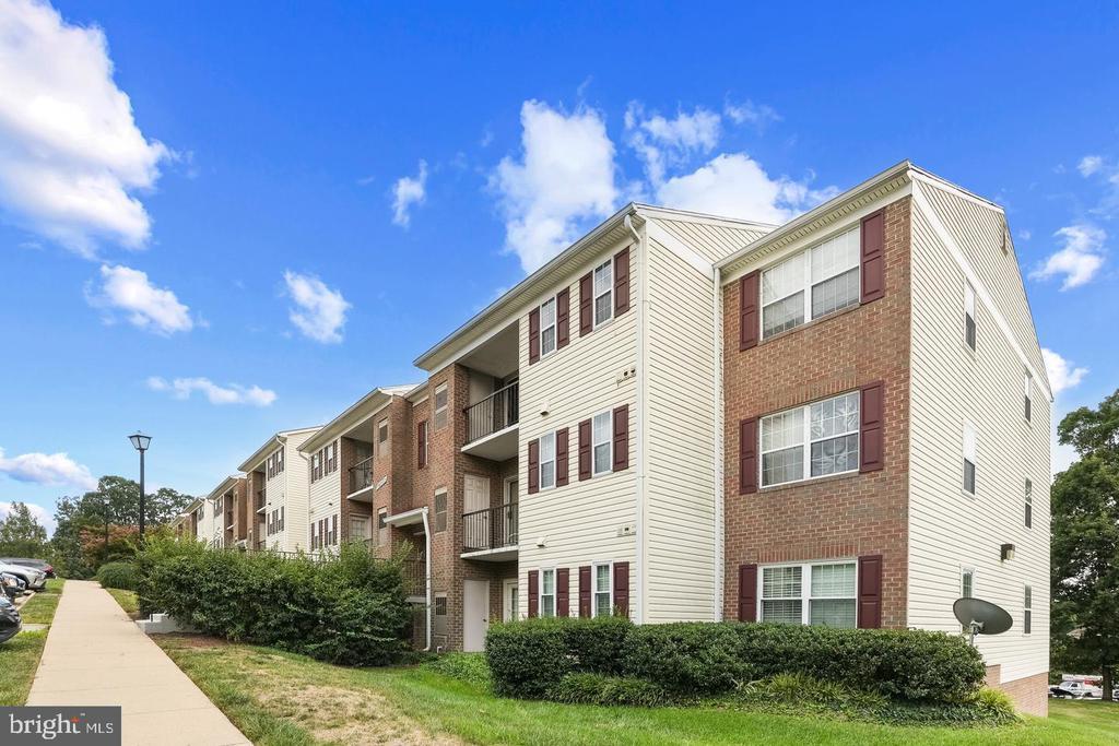 14807 Rydell Rd in Centreville, VA - Building Photo