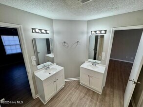 1401 Westpointe Dr-Unit -A in Greenville, NC - Building Photo - Building Photo