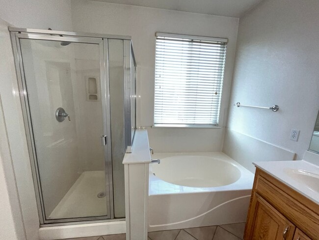 10144 Atkins Dr in Elk Grove, CA - Building Photo - Building Photo