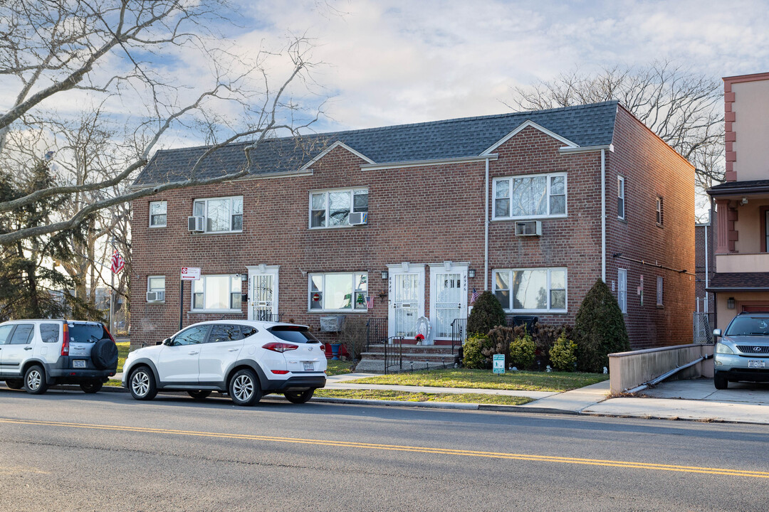 Independence Gardens in Brooklyn, NY - Building Photo