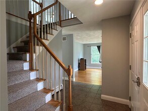 8 Linden St in Bristol, RI - Building Photo - Building Photo