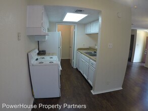 2621 Ektom Dr in Austin, TX - Building Photo - Building Photo