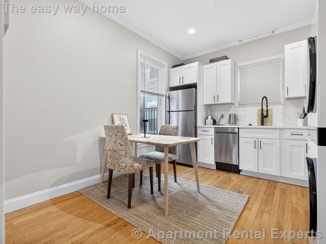 1576 Cambridge St, Unit #1R in Cambridge, MA - Building Photo - Building Photo