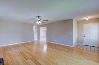 2394 Scott Ave in Clovis, CA - Building Photo - Building Photo