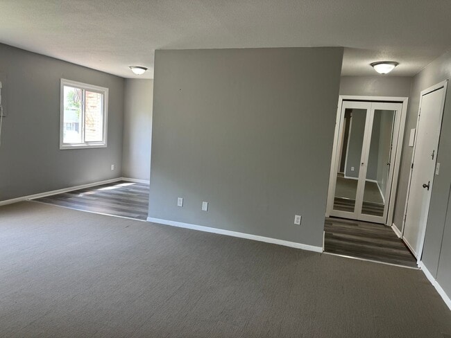property at 1315 N Dowling Ave