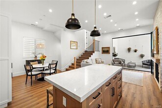 611 Jasmine Ave in Newport Beach, CA - Building Photo - Building Photo