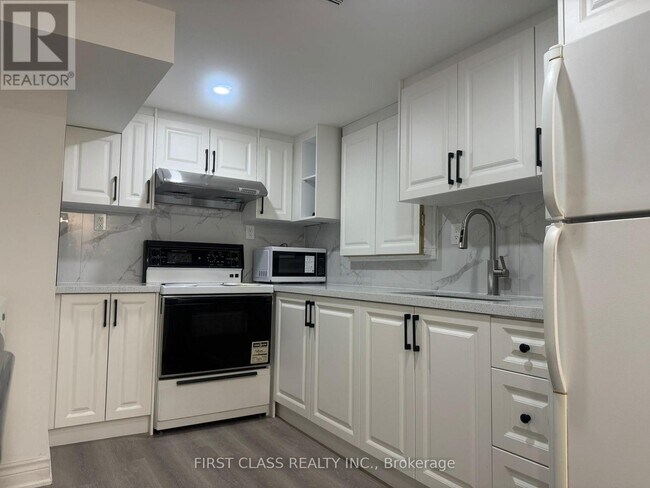 126 Haven Hill Square in Toronto, ON - Building Photo - Building Photo