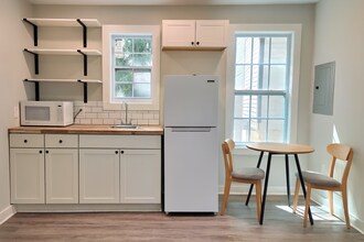 1033 W Broad St in Griffin, GA - Building Photo - Building Photo