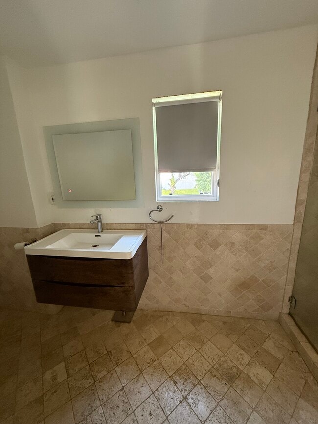 1233 Hyperion Ave, Unit hyperion in Los Angeles, CA - Building Photo - Building Photo