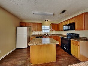 1361 E Nir Shreibman in La Vergne, TN - Building Photo - Building Photo