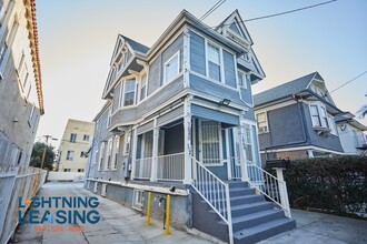 1840 11th Pl in Los Angeles, CA - Building Photo - Building Photo
