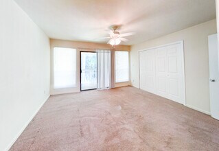 2136 Continental Ave in Tallahassee, FL - Building Photo - Building Photo