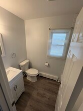 9 Hillcrest Dr, Unit 1 in Smithtown, NY - Foto de edificio - Building Photo