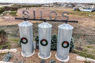 6431 Pickaxe Way in San Antonio, TX - Building Photo - Building Photo