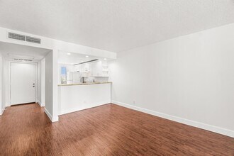 15 Royal Palm Way, Unit 6040 in Boca Raton, FL - Foto de edificio - Building Photo