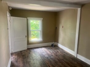 1315 Nutwood St in Bowling Green, KY - Building Photo - Building Photo