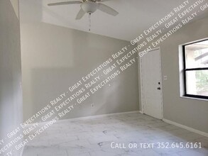 3431 NE 56th Ave in Silver Springs, FL - Building Photo - Building Photo