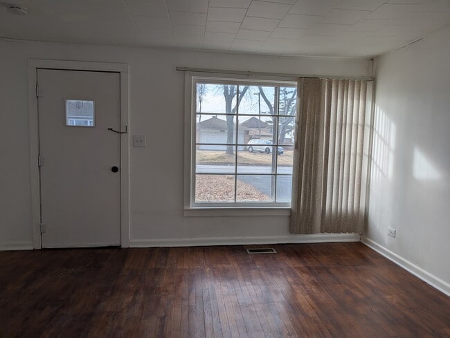 281 E North End Ave in Elmhurst, IL - Building Photo - Building Photo