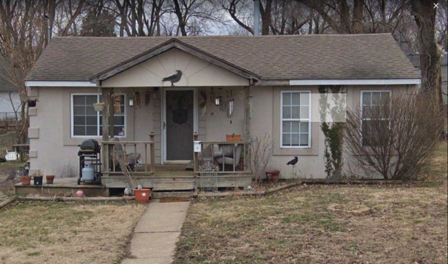 property at 808 S Woodland