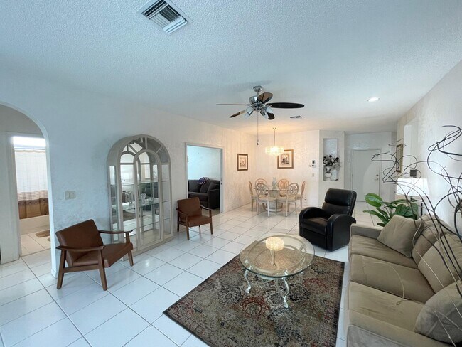 7941 Laina Ln in Boynton Beach, FL - Building Photo - Building Photo