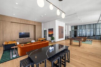 11 NE 6th St, Unit SI FL17-ID1511598P in Miami, FL - Foto de edificio - Building Photo