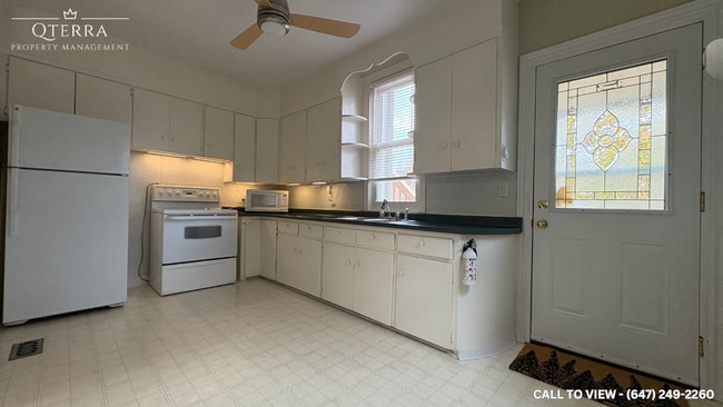 92 Burris St in Hamilton, ON - Building Photo - Building Photo