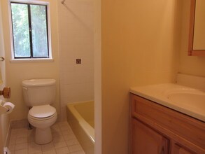 54 Park Ave-Unit -5 in Verona, NJ - Building Photo - Building Photo