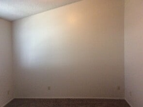 2600 Brookside Dr in Bakersfield, CA - Building Photo - Building Photo