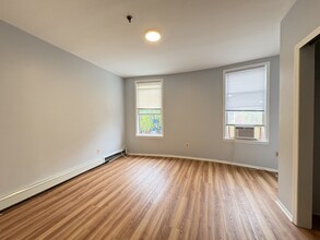 93 Franklin St, Unit 2R in Jersey City, NJ - Building Photo - Building Photo