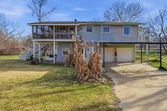 360 S Lakeside Dr in Huntsville, TX - Building Photo - Building Photo