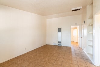 206 Princeton Dr SE in Albuquerque, NM - Building Photo - Building Photo