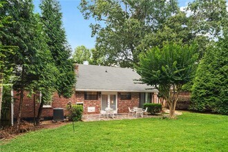 1257 Briar Hills Dr NE in Atlanta, GA - Building Photo - Building Photo