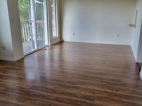 703 Sheridan Rd, Unit A in Bremerton, WA - Foto de edificio - Building Photo