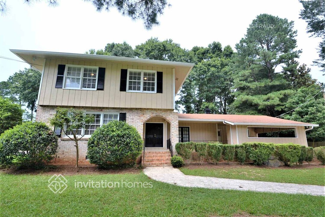 2507 Robin Hood Pl in Marietta, GA - Building Photo