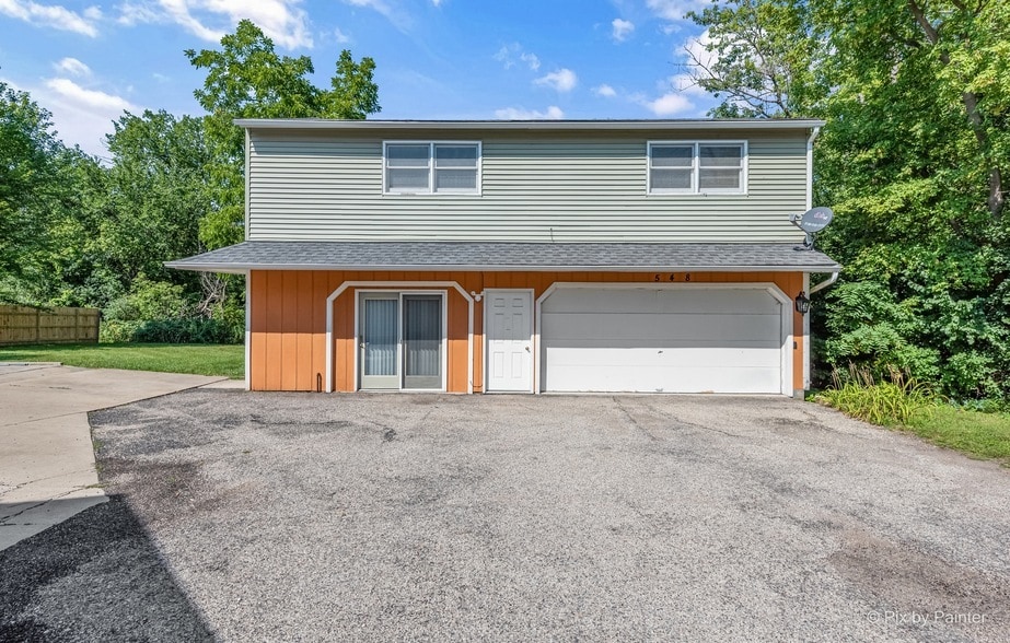 548 N Hainesville Rd, Unit AUCPAC in Round Lake Beach, IL - Building Photo