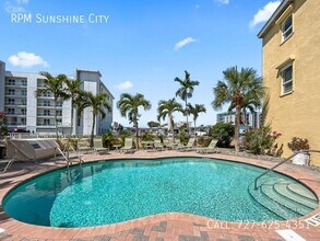 11555 Gulf Blvd in Treasure Island, FL - Building Photo - Building Photo