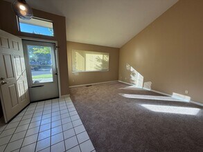 524 Oakmeadow Ct in Vacaville, CA - Building Photo - Building Photo