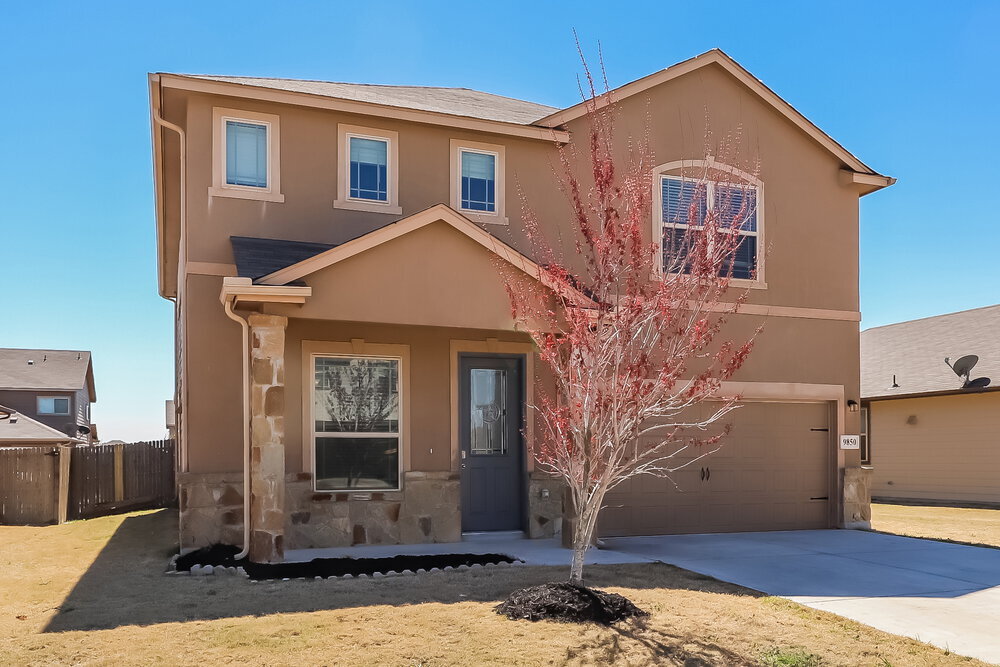 9850 Red Iron Creek in Converse, TX - Foto de edificio