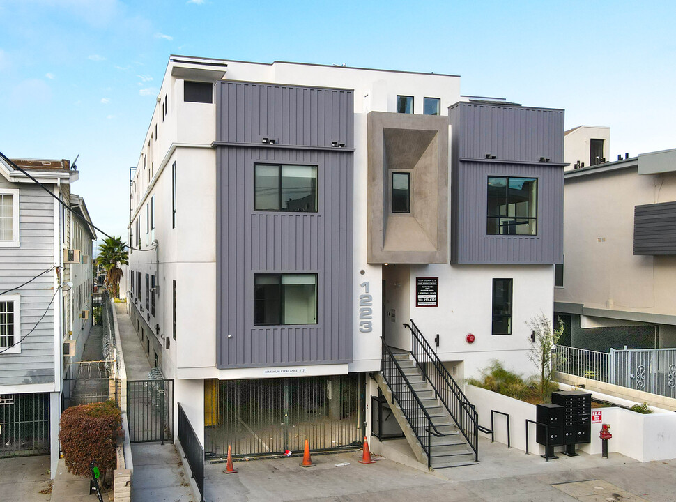 Edgemont Luxury Townhomes in Los Angeles, CA - Foto de edificio