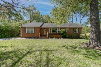 7421 Dell Dr in Richmond, VA - Building Photo - Building Photo