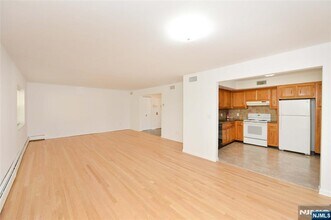 21-31-31 Ridge Rd in Ridgewood, NJ - Building Photo - Building Photo