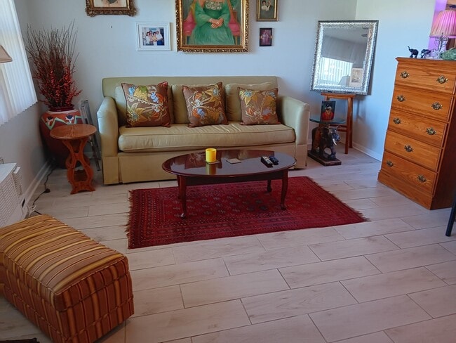 80 Bedford E in West Palm Beach, FL - Building Photo - Building Photo