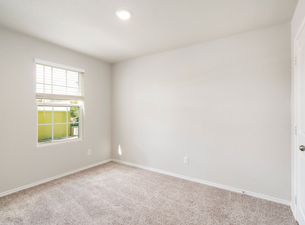 6246 Eddie Way in San Antonio, TX - Building Photo