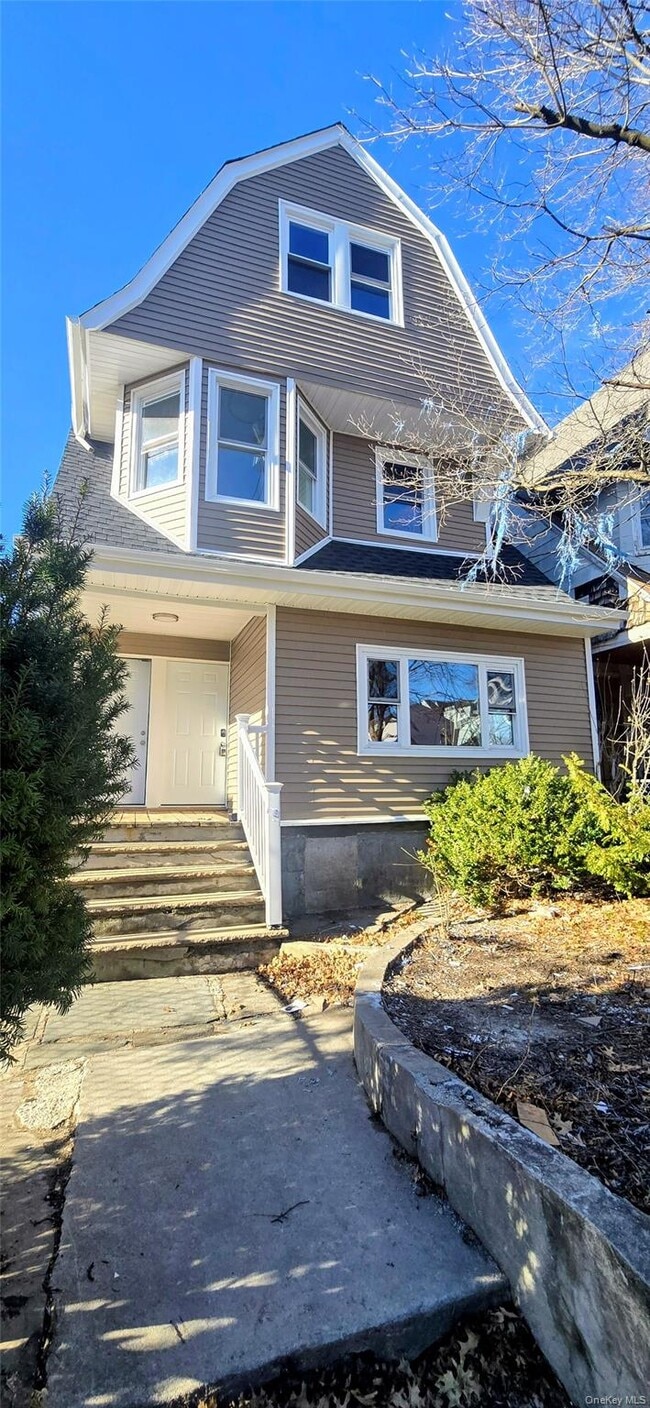 property at 452 S 1st Ave