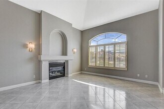 1842 Bogey Way in Henderson, NV - Building Photo - Building Photo