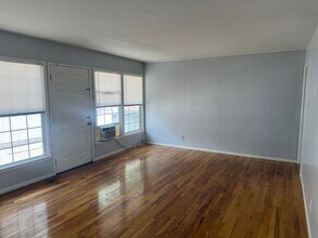 417 E Walnut Ave in Monrovia, CA - Building Photo - Building Photo