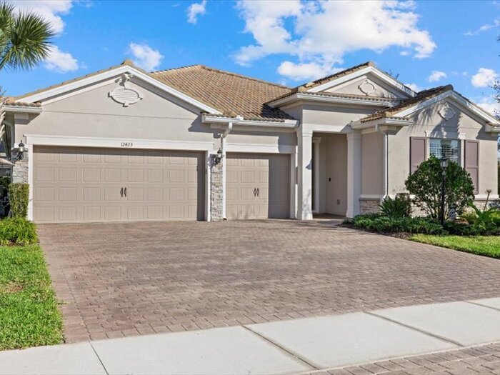 12423 Blue Hl Trl in Bradenton, FL - Building Photo