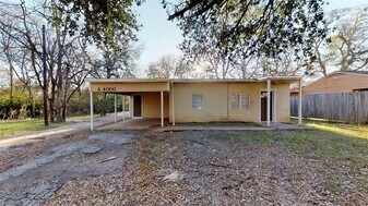 4000 Margaret St in Bryan, TX - Building Photo