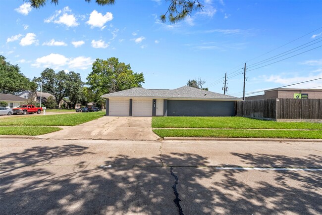 327 Gentilly Dr in Katy, TX - Building Photo - Building Photo